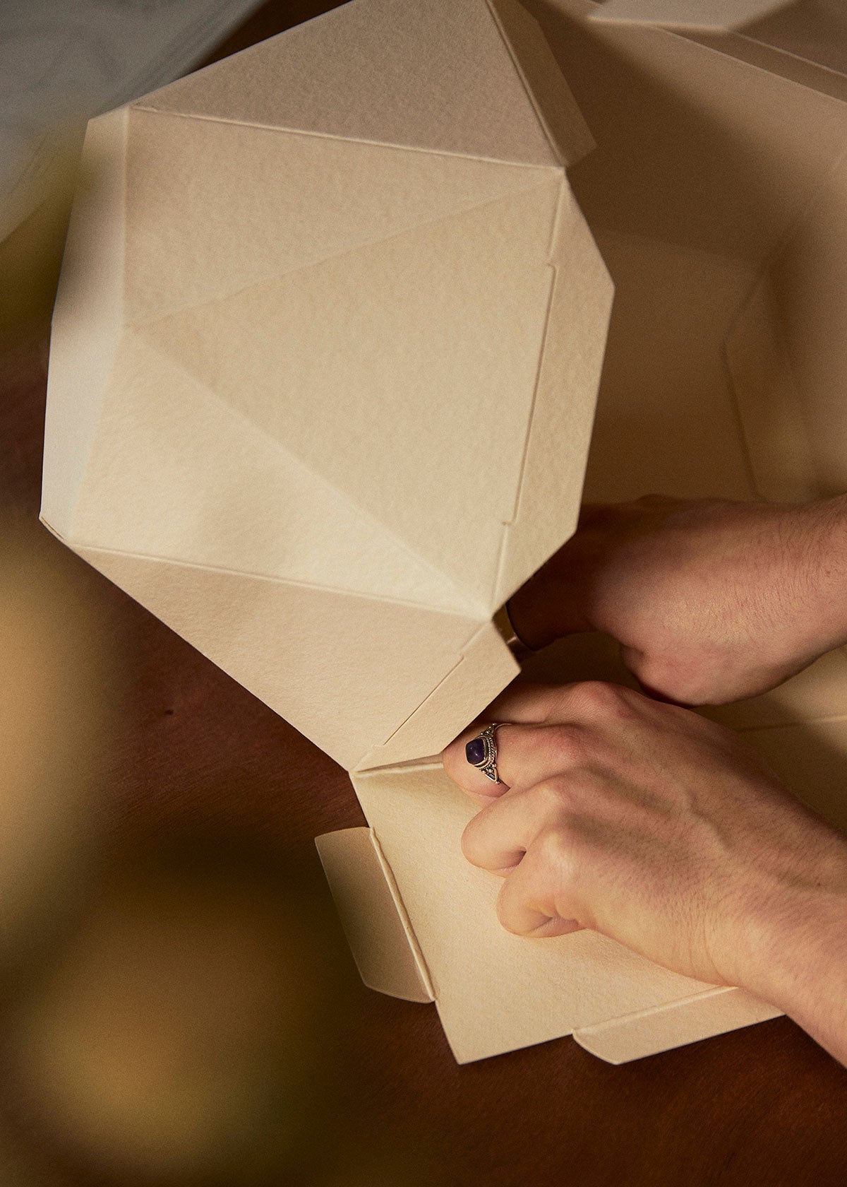 urnfold DIY Urne Set zum Selbermachen, Anleitung, Zusammenkleben