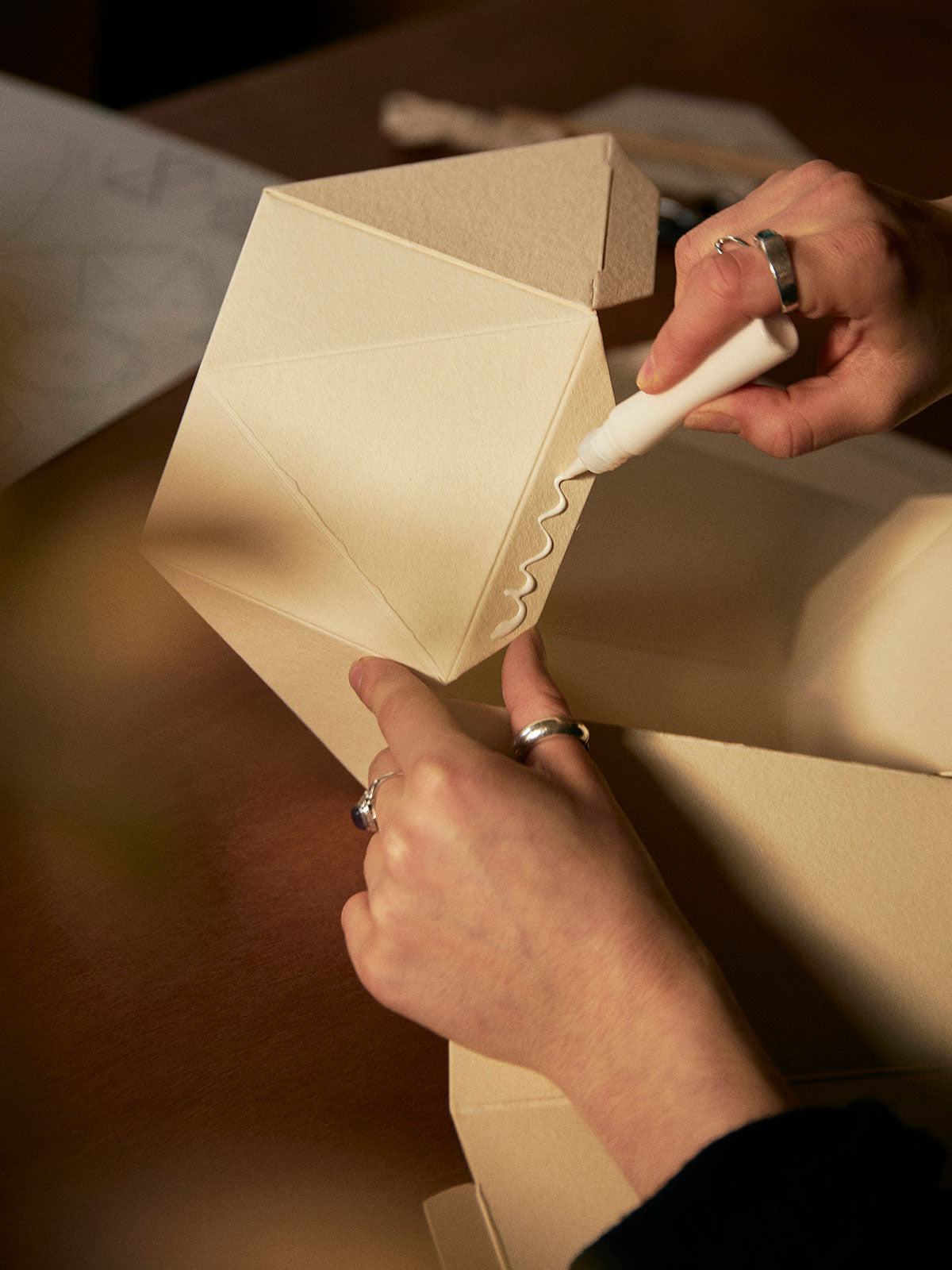 urnfold DIY Urne Set zum Selbermachen, Anleitung, Zusammenkleben