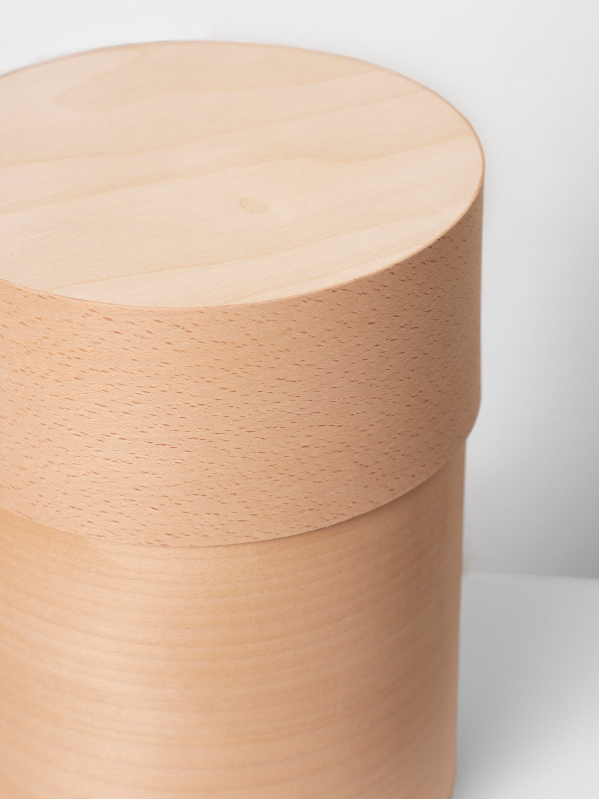 Detailbild, abbaubare Urne aus Buchenspan, Holzurne, individualisierbar